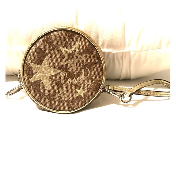 Coach Handbags - Cute Coach Coin Purse Coach Handbags - Cute Coach Coin Purse